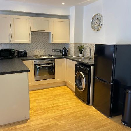 Moda Wigan - Stylish 2 Bed Apartment Central วีแกน ภายนอก รูปภาพ