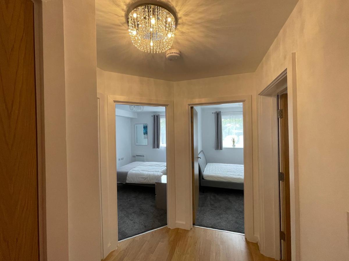 Moda Wigan - Stylish 2 Bed Apartment Central วีแกน ภายนอก รูปภาพ